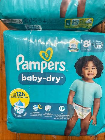 3 paquets de couches taille 8