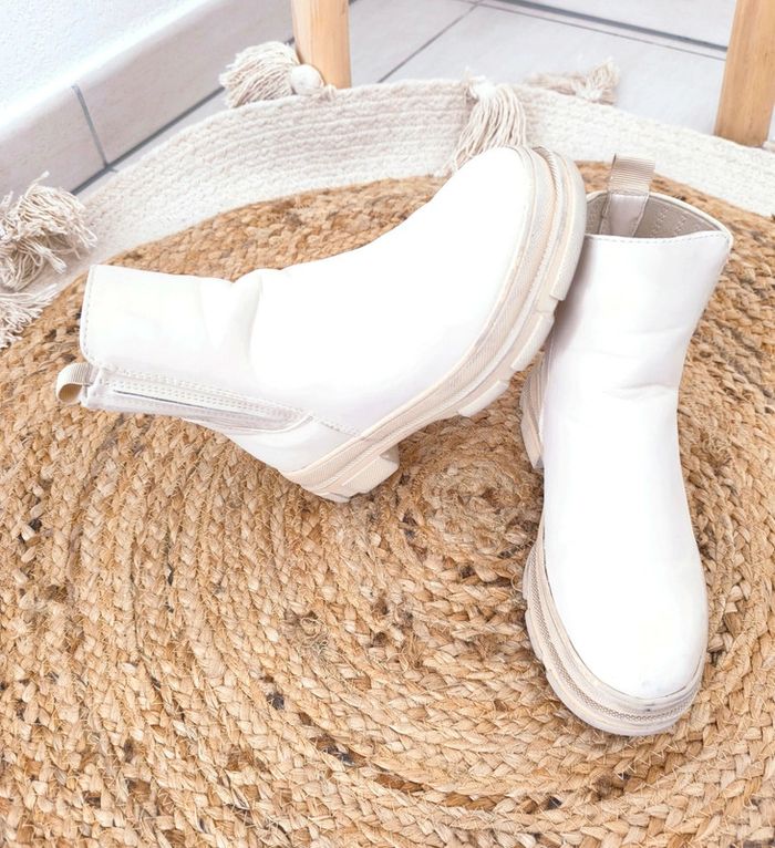 Boots T.33