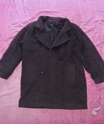 Manteau laine gris foncé noir