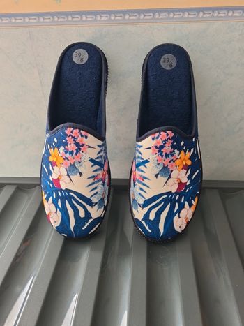 Chaussons pointure 39 neuves