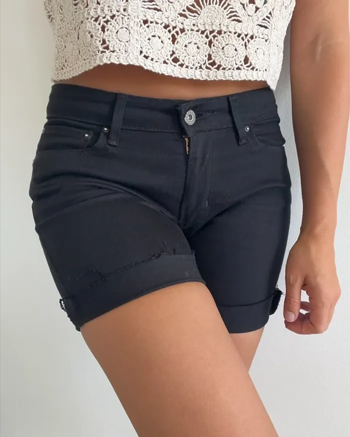 Short en jean Lévis noir demi curve mid rise vintage USA taille 34 (XS) top état - photo numéro 2