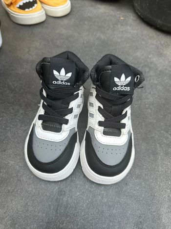 Chaussure Adidas jordan