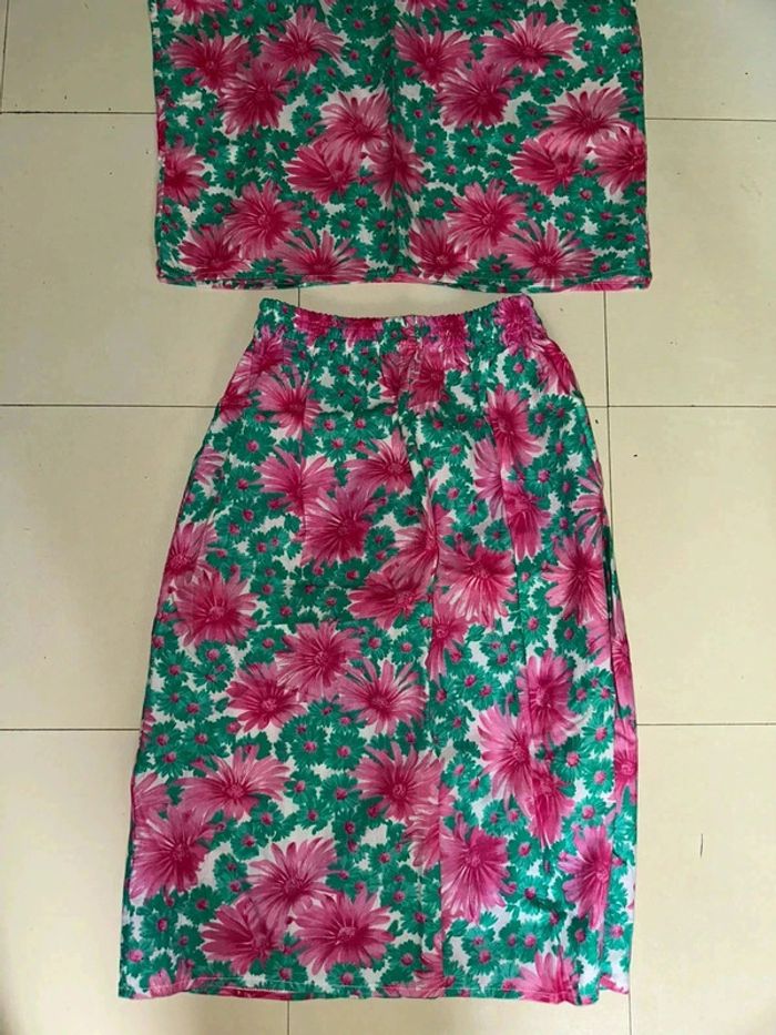 Ensemble femme été fleuris T38/40 et T42/44 neuf - photo numéro 6