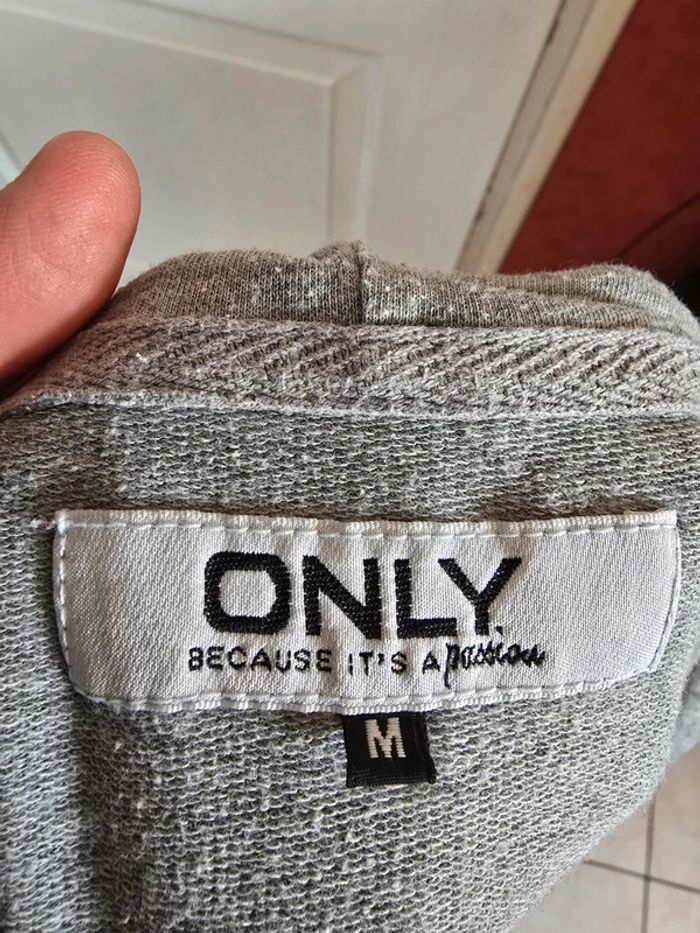 Sweat à capuche Taille M "Only" - photo numéro 3