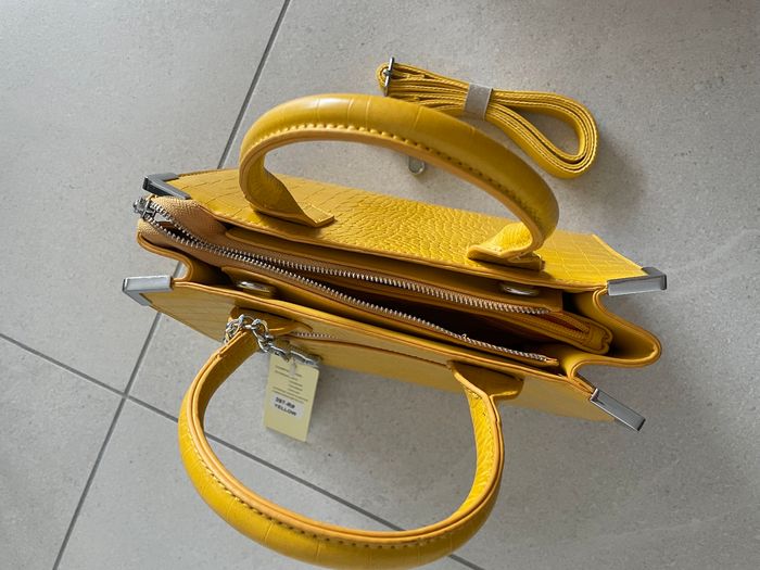 Sac a mains jaune - photo numéro 4