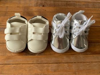 Lot 2 paires de baskets bébé fille 3/6mois