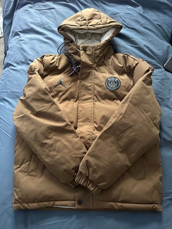 Doudoune Nike PSG Taille M Homme neuf