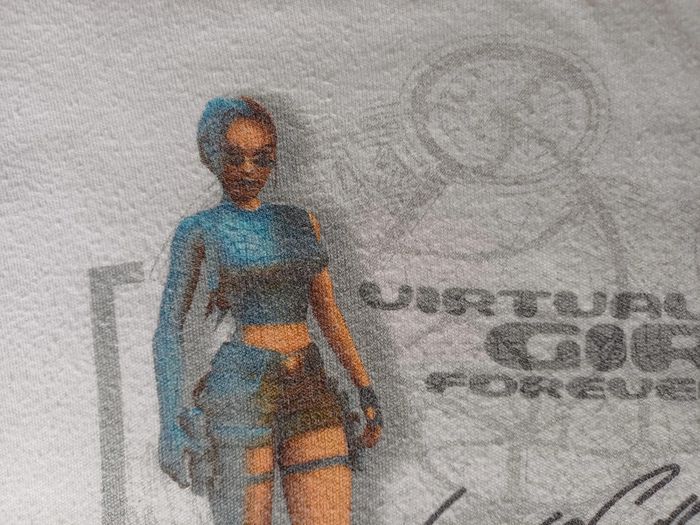 Rare tshirt femme Lara Croft Tomb Raider L'ange des ténèbres année 2003 virtual - photo numéro 3