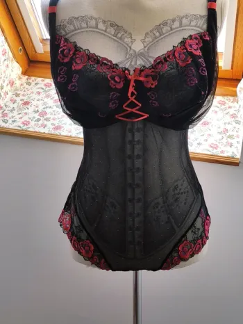 💋 superbe bodies string à armatures laçage dos 👠