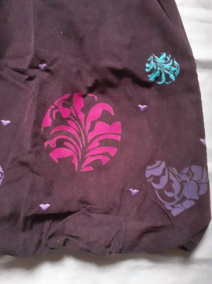 Robe bordeaux motif framboise, turquoise et mauve - photo numéro 3