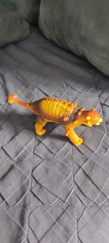 Figurine dinosaure