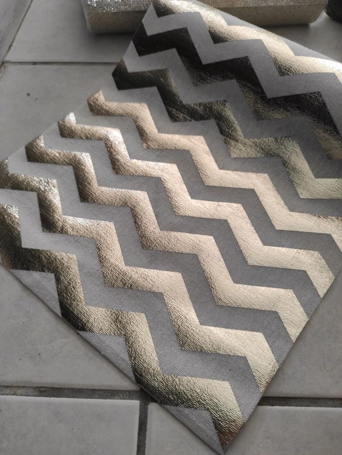 Lot chemins de table chevrons doré - photo numéro 3