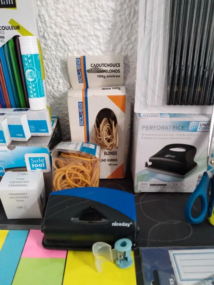 Fournitures scolaires - photo numéro 4