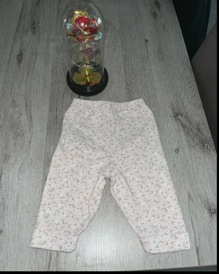 🩳 Pantalon bébé à motifs floraux 🩳