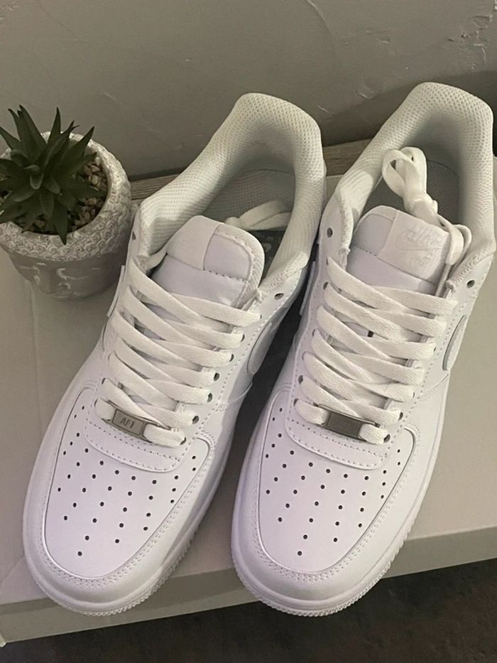 Air Force One Blanc 39 - photo numéro 2