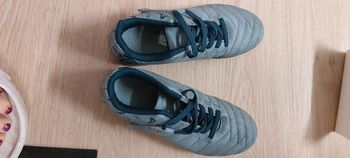 Chaussures crampons foot kipsta 33