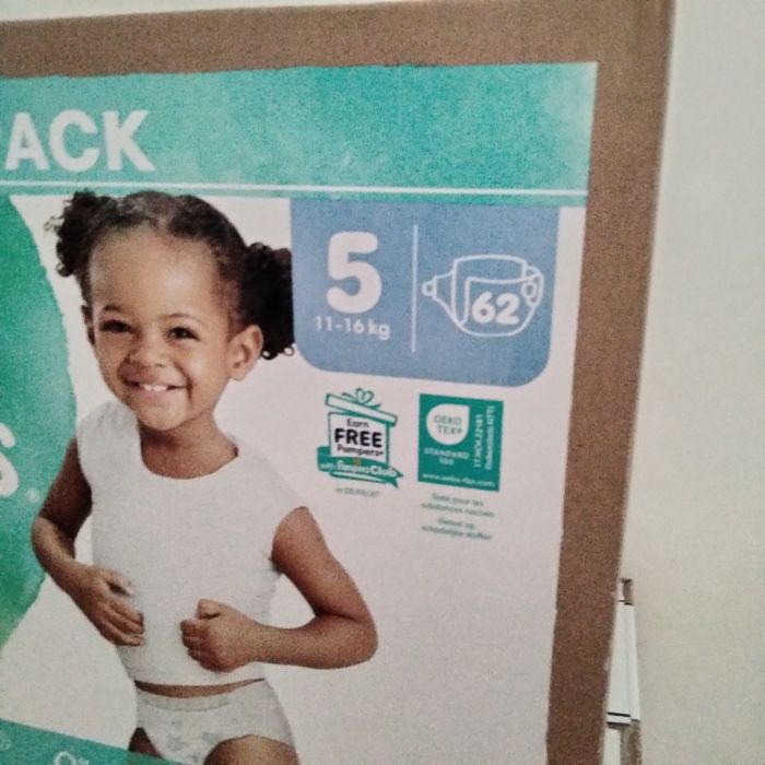 2 cartons de couches Pampers taille 5 - photo numéro 2