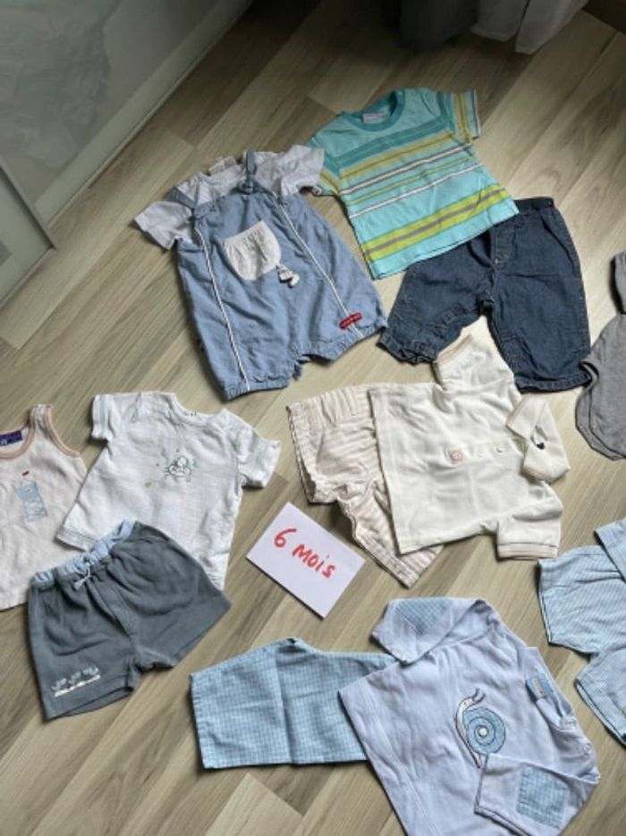Lot de 14 vêtements bébé  garçon 6 mois