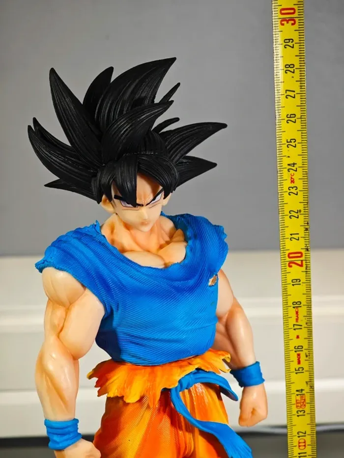 Figurine Dragon Ball Z : Goku 28cm neuve sans boîte - photo numéro 8