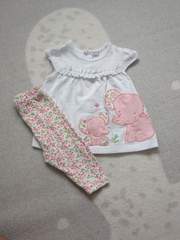 Ensemble tee-shirt et legging fleuri