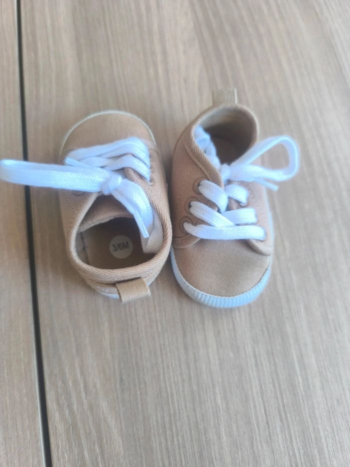 Chaussures bébé 3-6mois - photo numéro 2