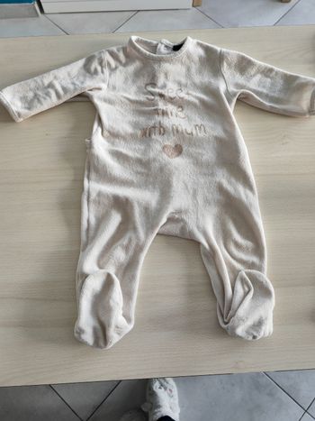 Pyjama kiabi blanc et crème 12 mois