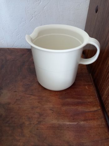 Petit pot pichet Tupperware