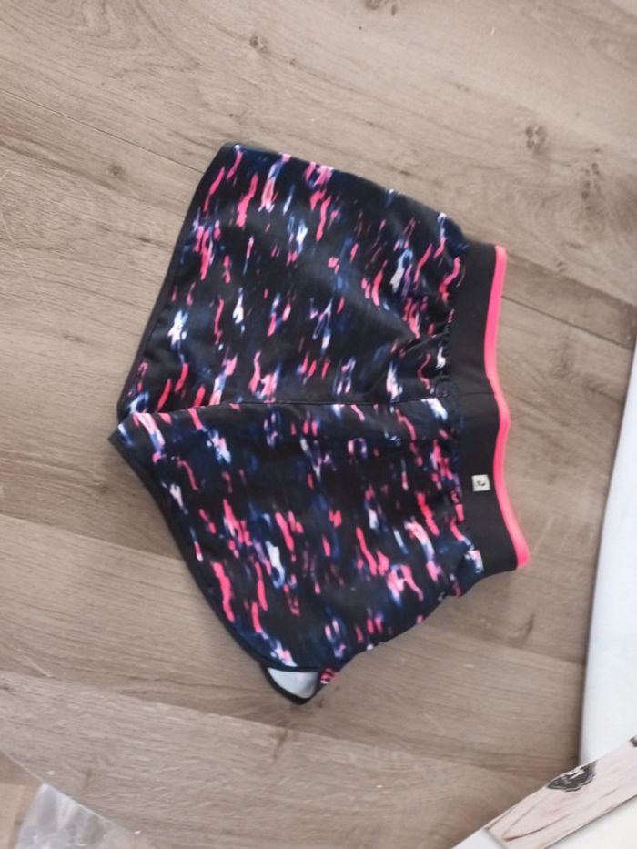 Short fille - photo numéro 3