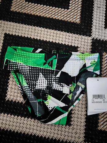 Slip de bain taille 32 dolfin neuf