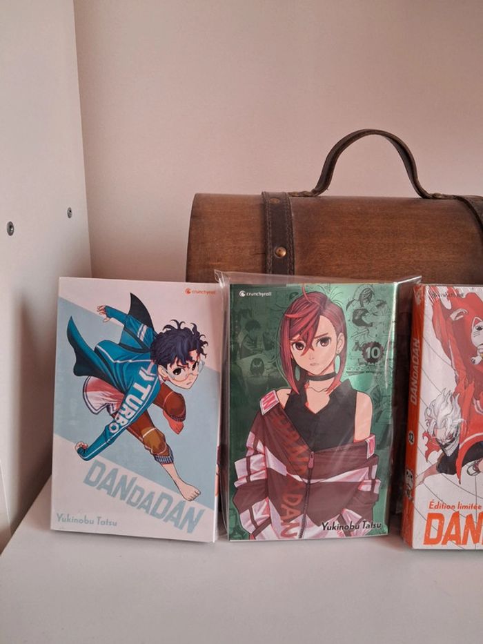 Manga Dandadan lot collector 6, 10 jaquette métallisé, 12 coffret collector + 15 - photo numéro 2