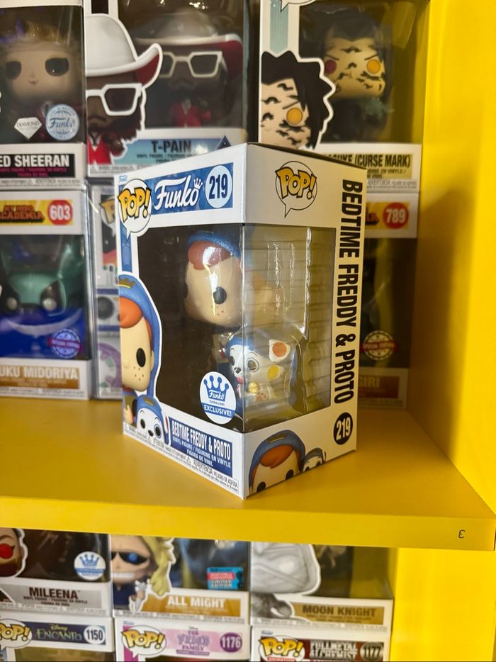 Funko Pop! 219 - Funko - Bedtime Freddy & Proto - Funko Exclusive - photo numéro 2