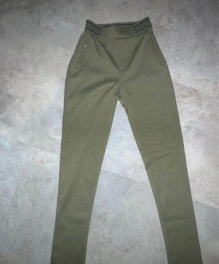 Leggings 8 ans marque tissaia en très bon état