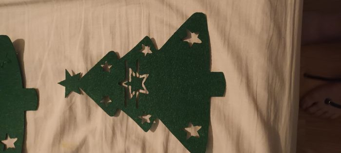 Sapin en feutretrine porté couverts pour Noël - photo numéro 5