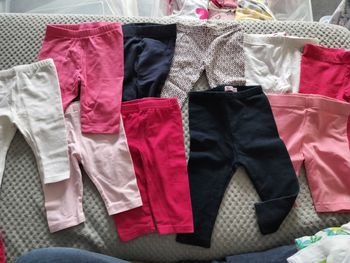 Lot de 10 leggins en 6 mois très bon état