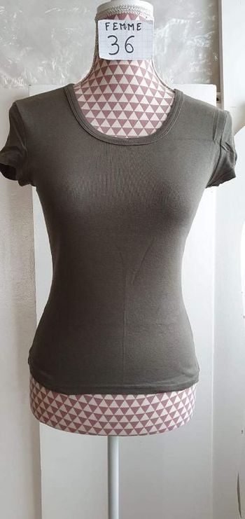 Tee-shirt, vert, en très très bon état, marque Camaïeu, coton =4€