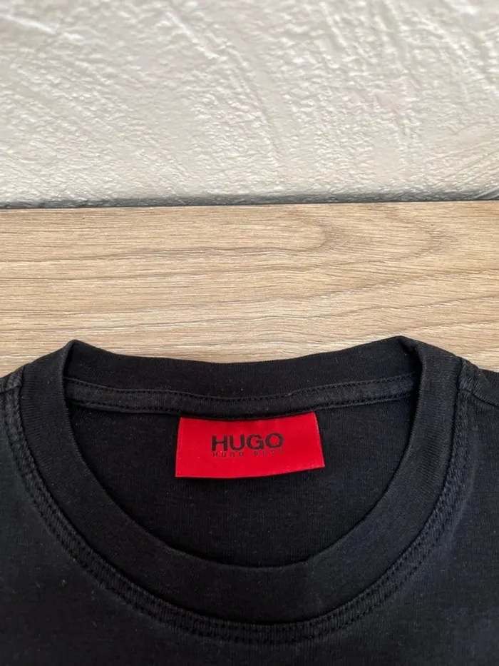 T-shirt Hugo Boss neuf – Taille S - photo numéro 2
