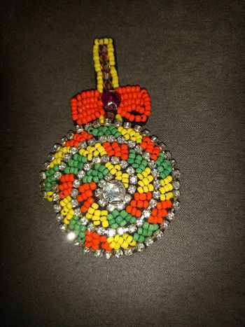 Broches perles de rocailles