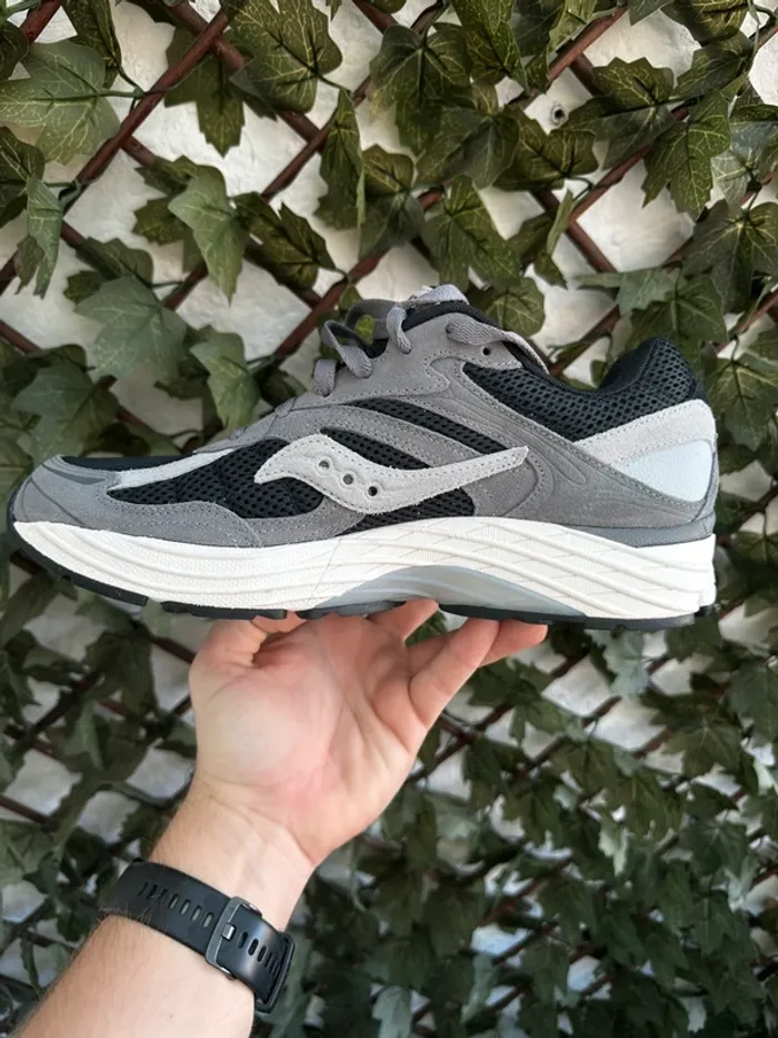 Saucony omnigrid 9 Neuve T44 - photo numéro 2