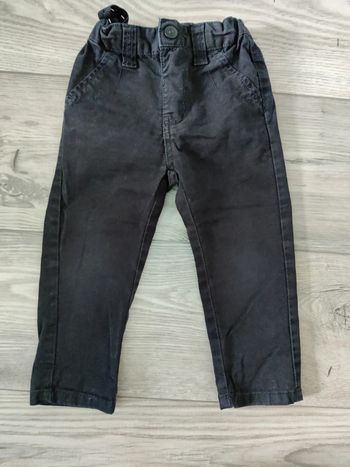 Pantalon noir taille 24 mois