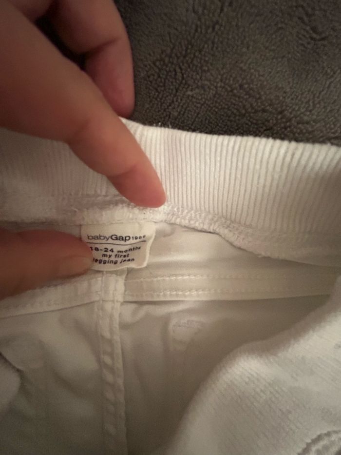 Jean blanc baby gap 18-24 mois - photo numéro 5