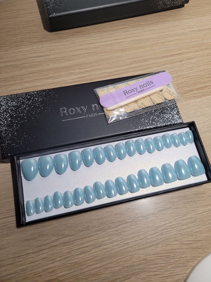 Lot de 3 boîtes de faux ongles Roxy Nails Paris – Neufs – Couleurs pastel et design Halloween 🎃✨ - photo numéro 3