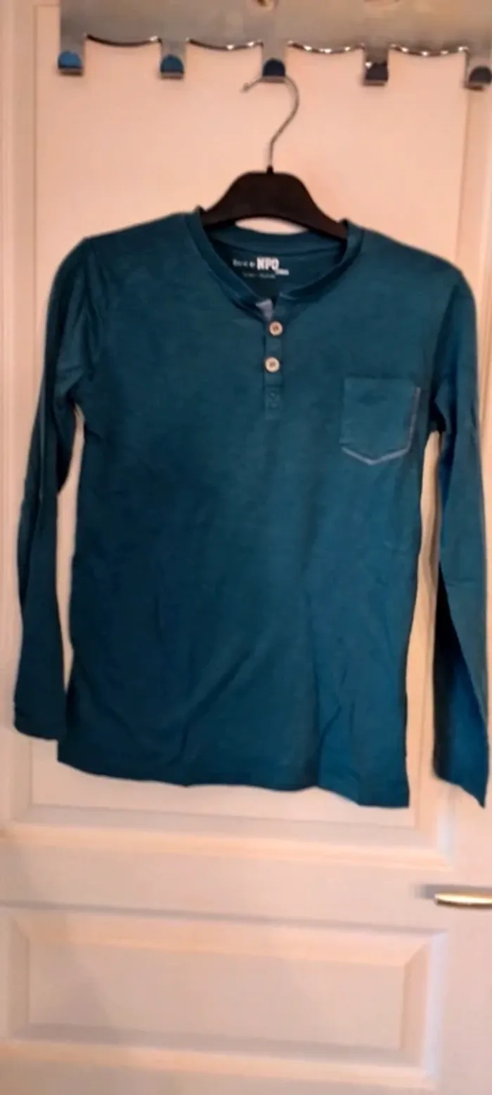 Tee shirt