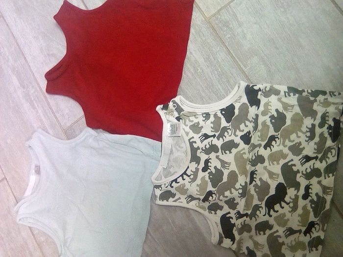 Lot de 3 débardeurs la redoute taille 80
