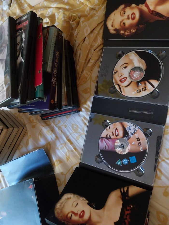 Deux Coffrets 13 DVDs Marilyn Monroe The Diamond Collection - photo numéro 7