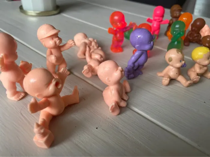 Lot De 24 Figurines Mini "Babies" "Magic Babies" Vintage Années 90 - photo numéro 2