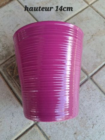 cache pot fushia (1)