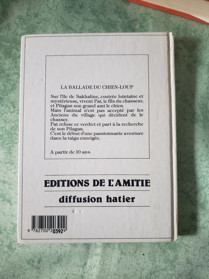 Livre la ballade du chien-loup - photo numéro 2