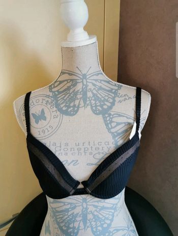 Soutien gorge Kookai taille 95 C neuf avec étiquette