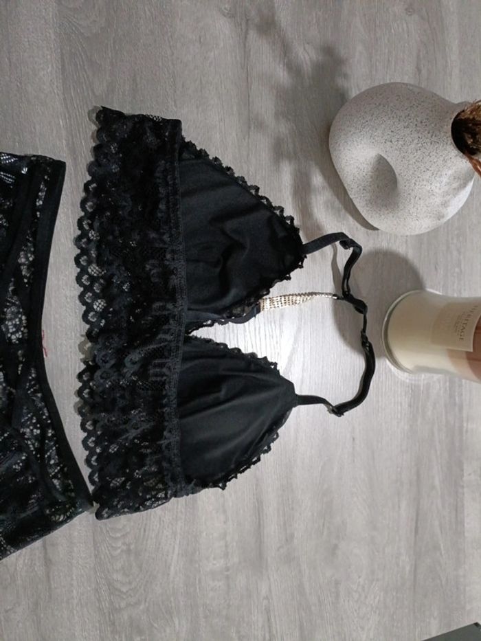 Ensemble dentelle noir strass 85B-95B / M croc top- Neuf Manor - photo numéro 6