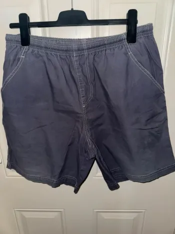 Short homme bleu marine taille XXL Marque Queshua